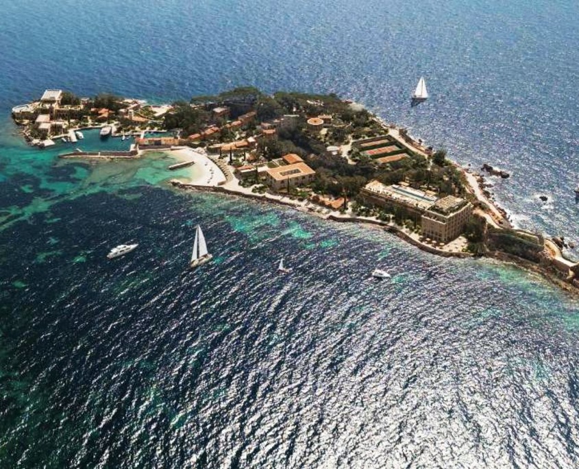 Vue aérienne de l'Île de Bendor au large de Bandol – projet hôtelier GH & Partners